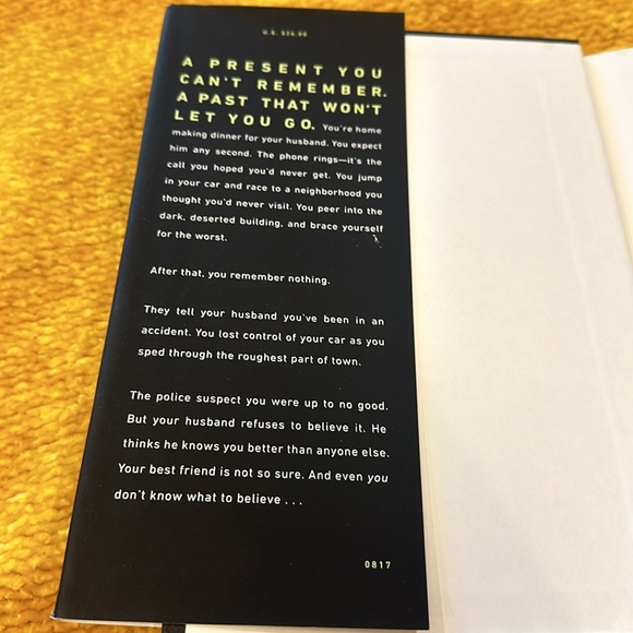 A Stranger in the House by Shari Lapena - Picture 3 of 3